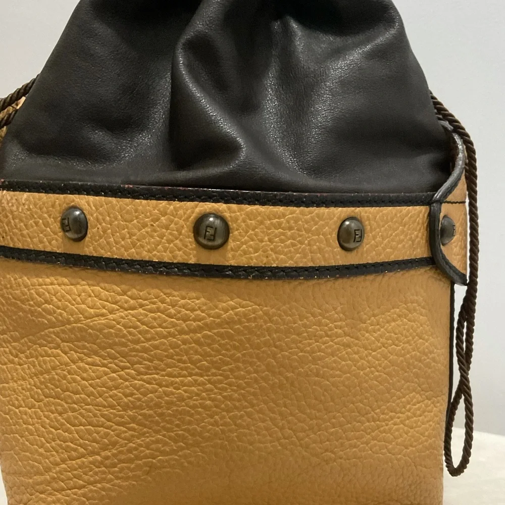 Gorgeous Vintage Fendi Palazzo Bucket Bag - Picture 6 of 11